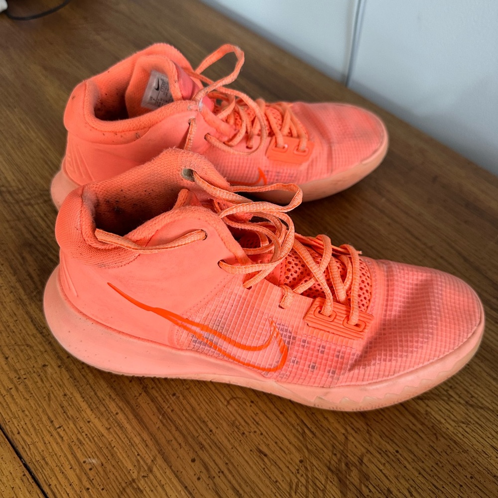 Kyrie Flytrap 4 Size 7 - image 4